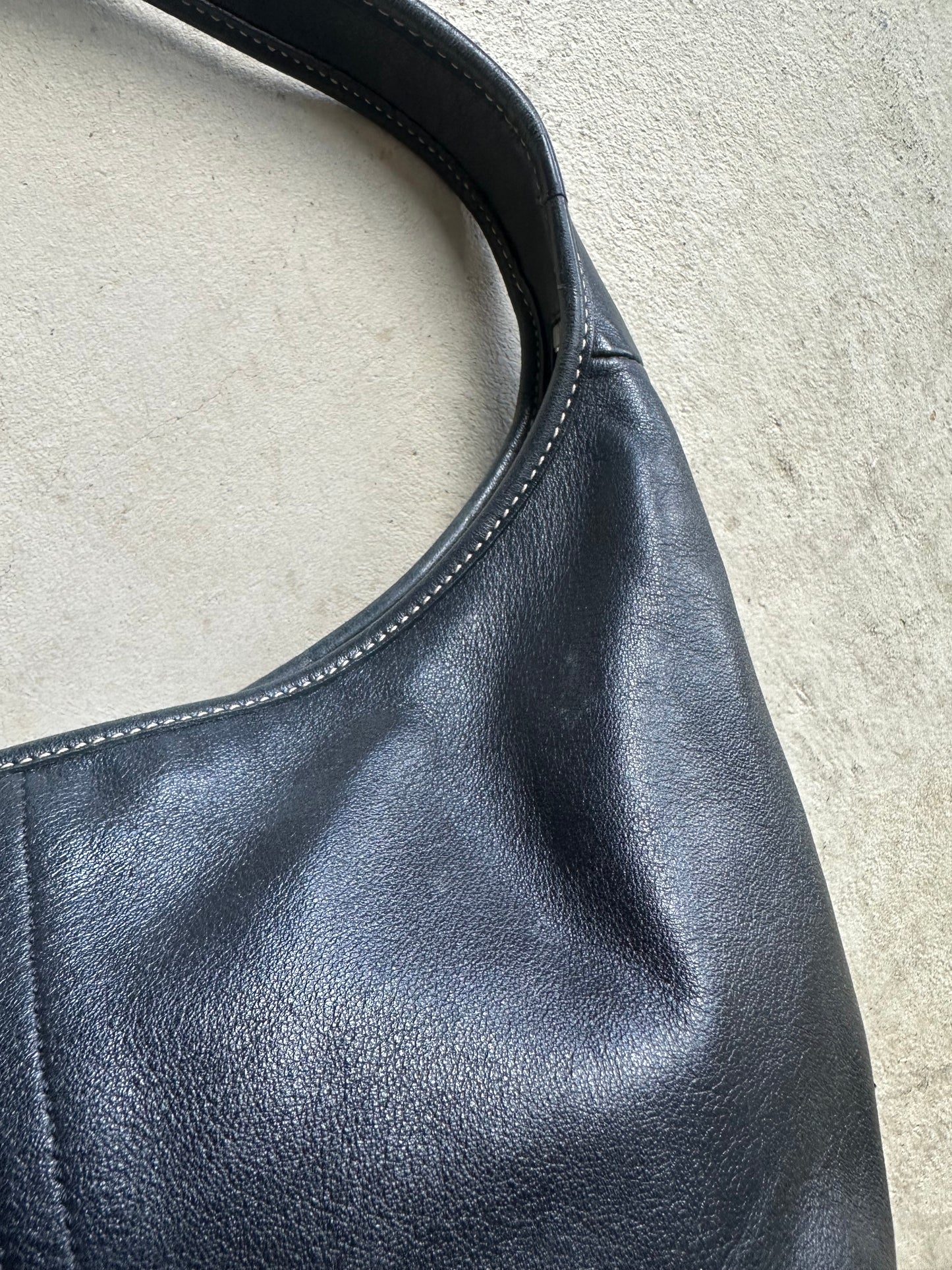 Vintage Y2K Coach Black Leather Shoulder Bag