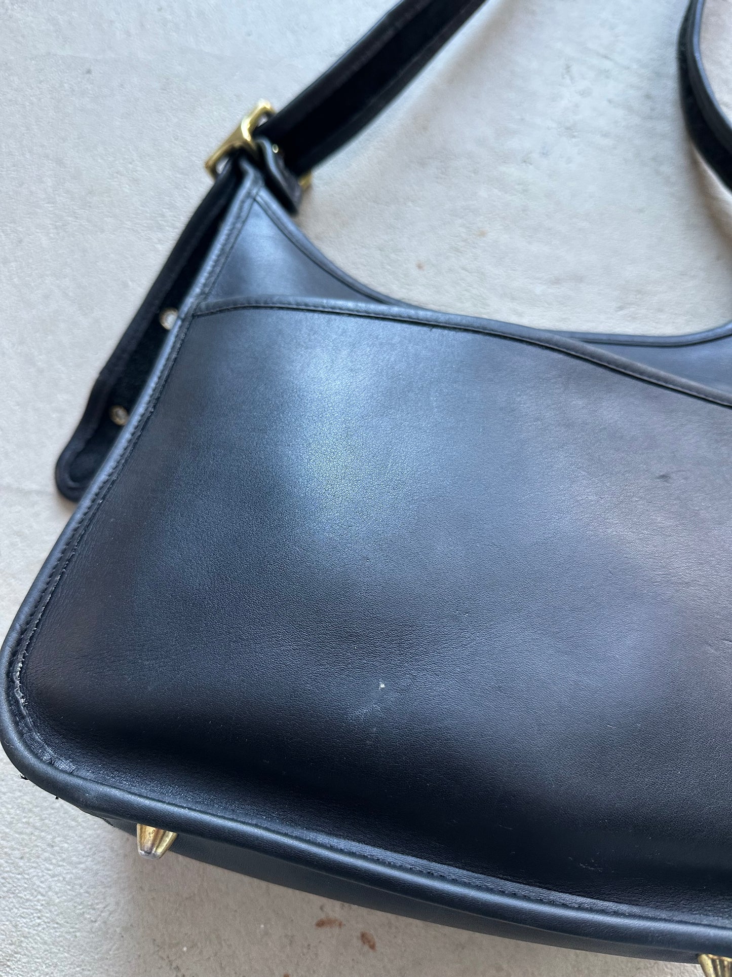 Vintage Coach Ergo Style Black Leather Shoulder Bag 9966