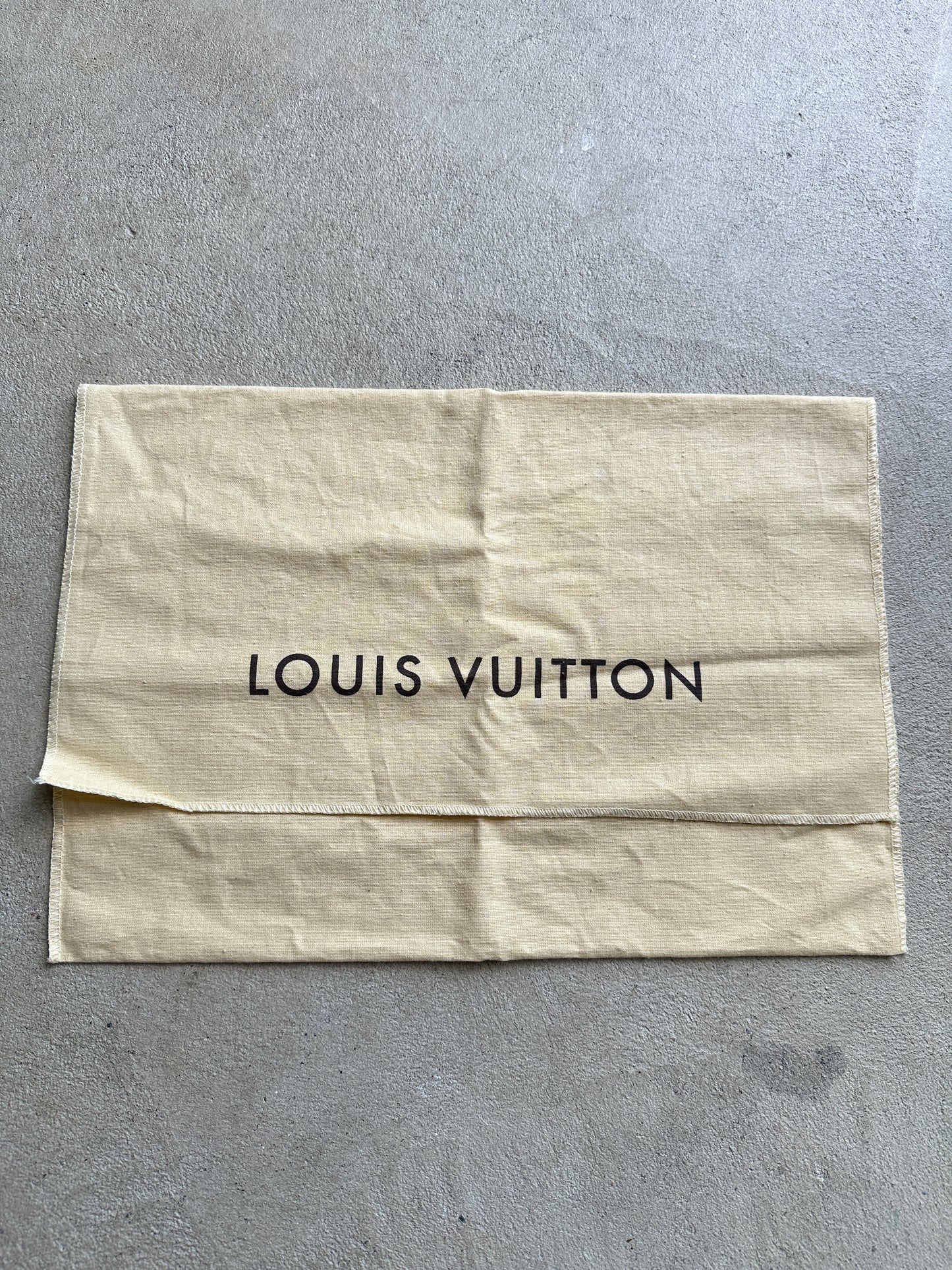 Vintage Red Patent leather Louis Vuitton Shoulder Bag