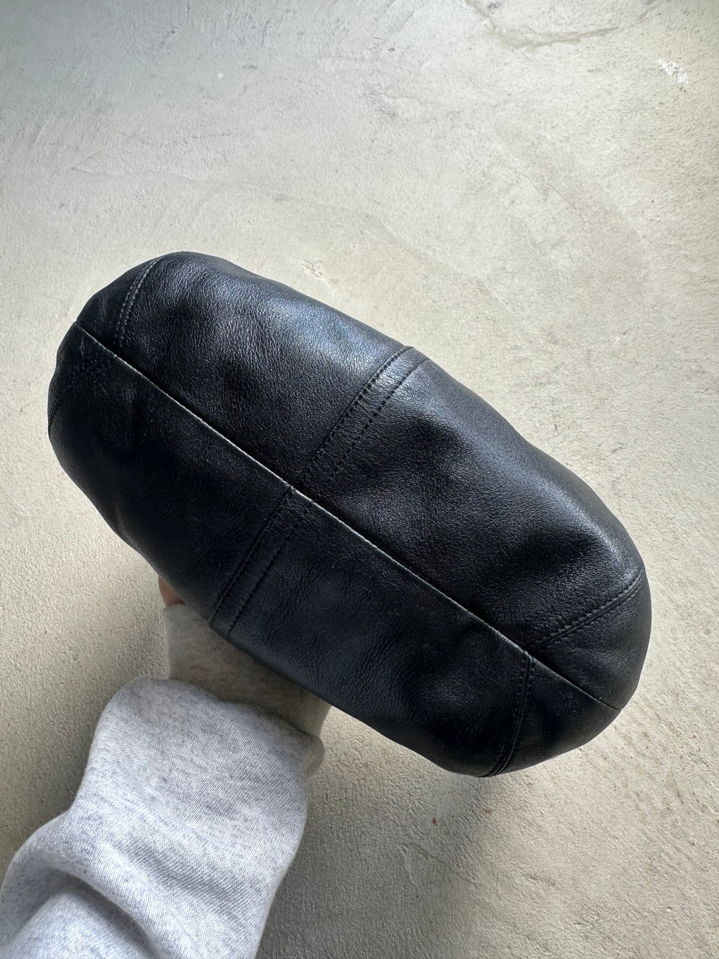 Vintage Y2K Coach Black Leather Shoulder Bag