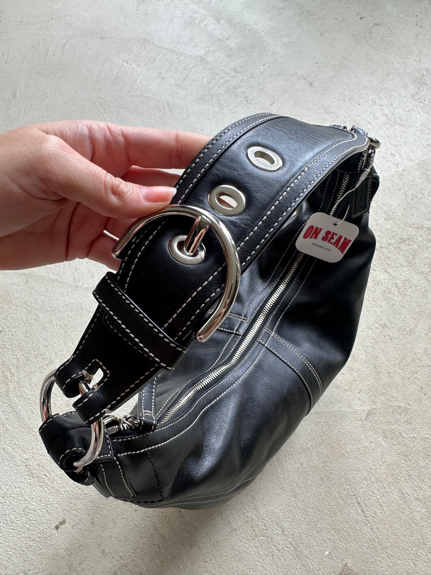 Vintage Y2K Coach Black Leather Croissant Shoulder Bag