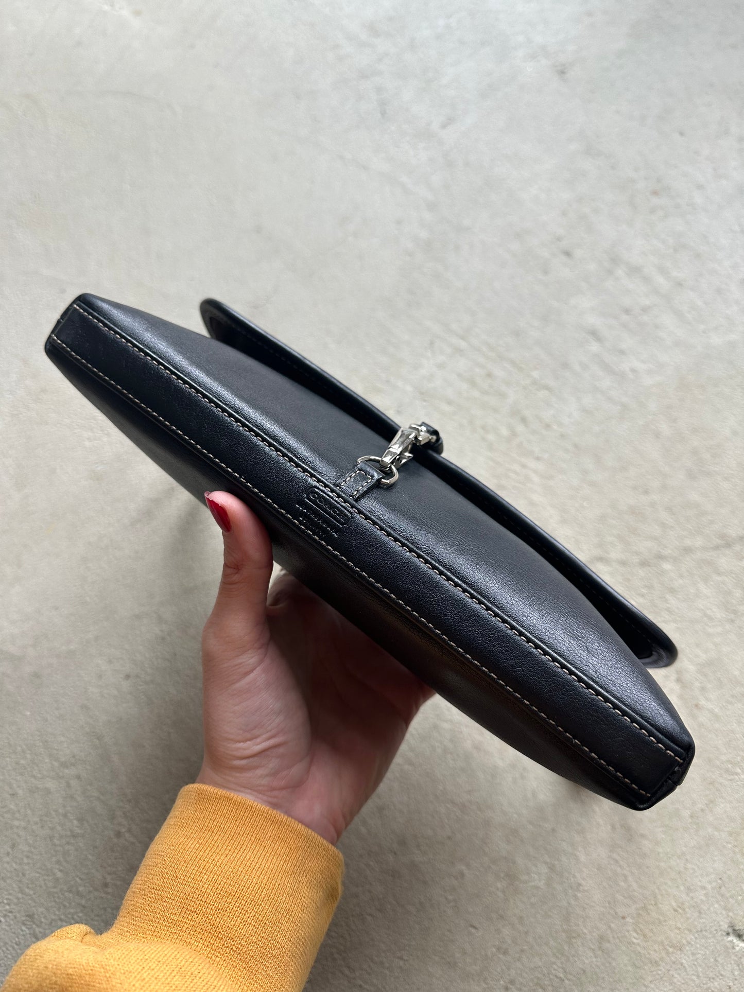 Vintage Y2K Coach Black Leather Shoulder Bag