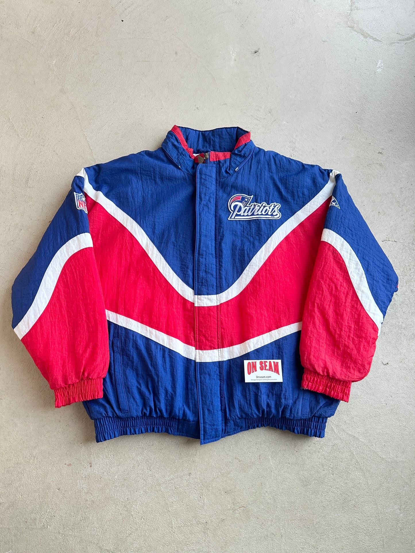 Vintage Patriots NFL Puffer Jacket - XL