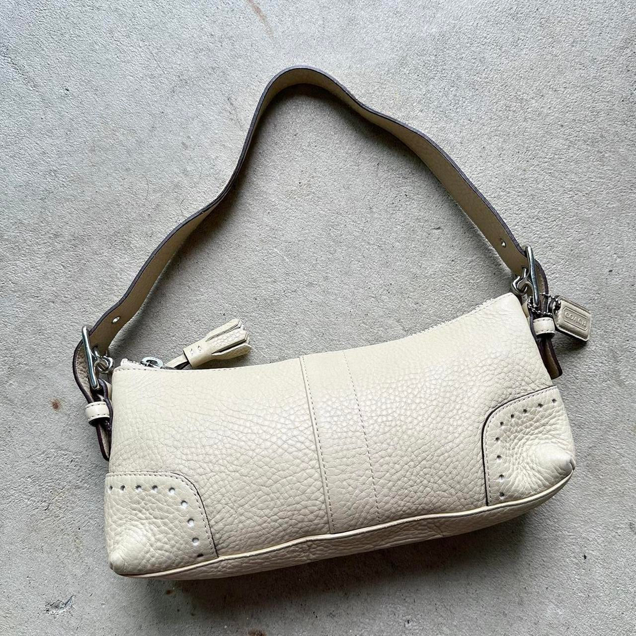 Vintage Y2K Coach Tan Leather Baguette Shoulder
Bag